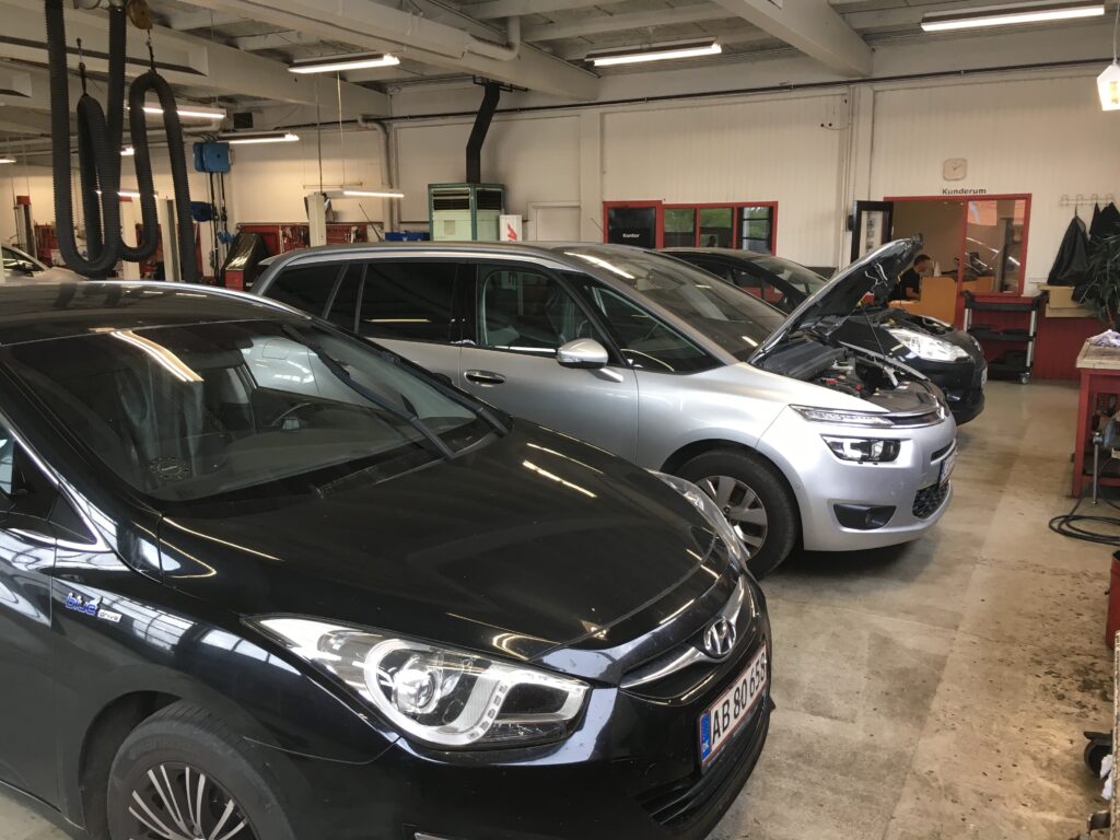Hos Aunetto i Herning, Din lokale mekaniker - kan du få et gratis ferietjek